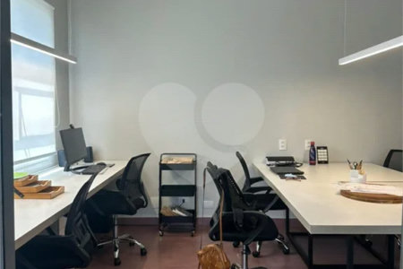 Sala comercial para venda ou locação na Avenida Paulista. 68m2