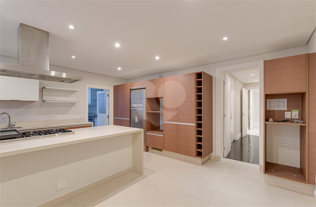 Apartamento à venda ou para alugar com 4 suítes em Alto da Boa Vista, São Paulo, SP