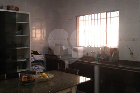 Casa à venda com 4 quartos, sendo 1 suíte, em Vila Pirajussara, São Paulo, SP