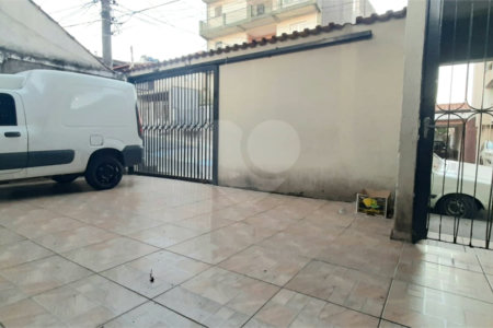 Casa à venda com 3 quartos, sendo 1 suíte, em Vila Nivi, São Paulo, SP