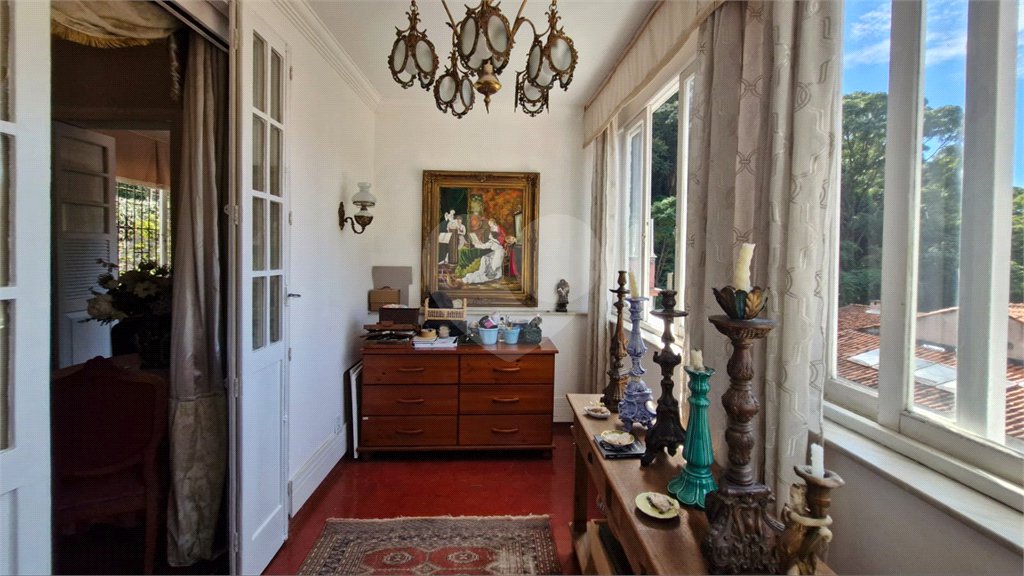 Casa à venda com 7 quartos, sendo 1 suíte, em Cosme Velho, Rio de Janeiro, RJ