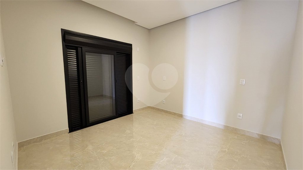 Casa à venda com 3 suítes no condomínio Santa Isabel I, Louveira - SP