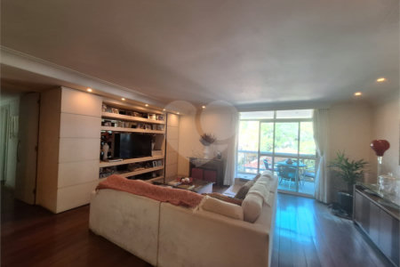 Apartamento à venda com 4 quartos, sendo 1 suíte,  em Tijuca, Rio de Janeiro, RJ