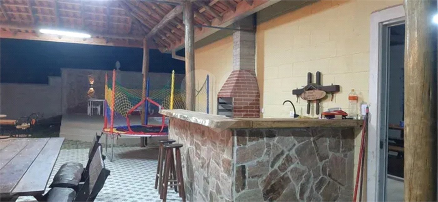 Chácara à venda com 3 suítes em Vila São Geraldo, São José dos Campos, SP