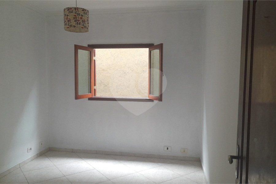 Sobrado à venda com 3 quartos, sendo 1 suíte, em Tremembé, São Paulo, SP