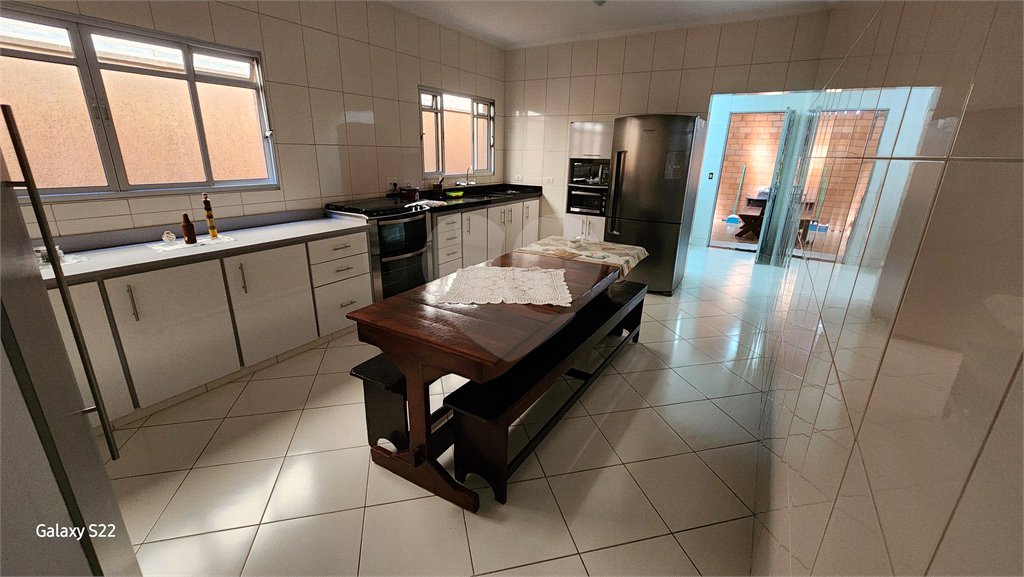 Casa à venda com 3 suítes em Jardim Presidente Dutra, Guarulhos, SP