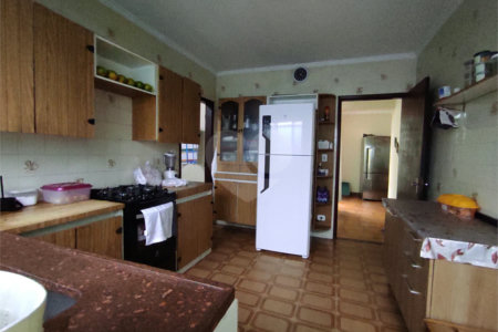 Casa à venda com 3 quartos, sendo 1 suíte, no Centro, Poá, SP