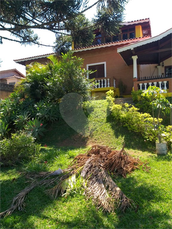 Chácara à venda com 4 quartos, sendo 2 suítes,  em Batatuba, Piracaia, SP