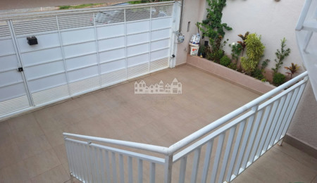 Casa à venda com 3 quartos, sendo 1 suíte,  em Residencial Jardins da Catalunha, Atibaia, SP