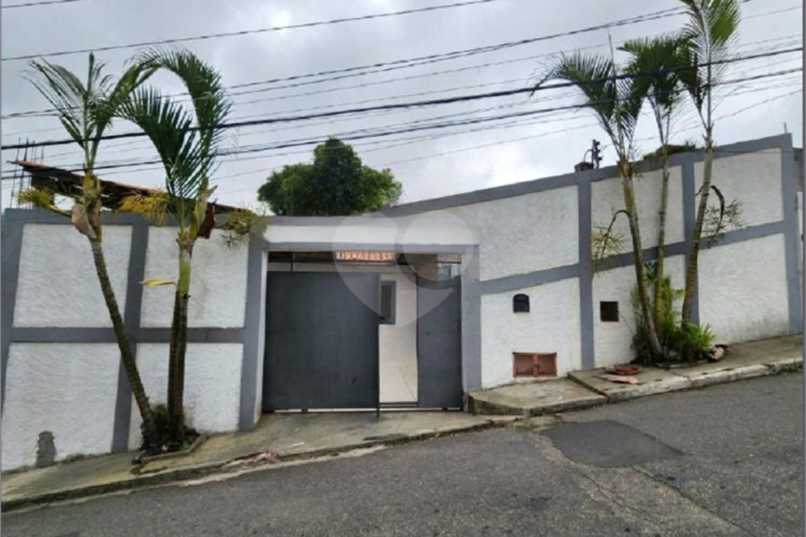 Casa Térrea à venda com 3 quartos, sendo 2 suítes, em Horto, São Paulo, SP
