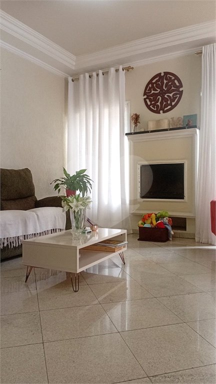 Casa à venda com 4 quartos, sendo 2 suítes, no condomínio Canamari, São Paulo - SP