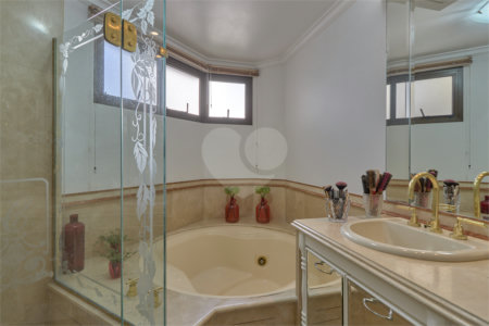 Apartamento à venda com 4 suítes em Campo Belo, São Paulo, SP