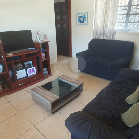 Casa Térrea à venda com 3 quartos, sendo 1 suíte, no Centro, Poá, SP