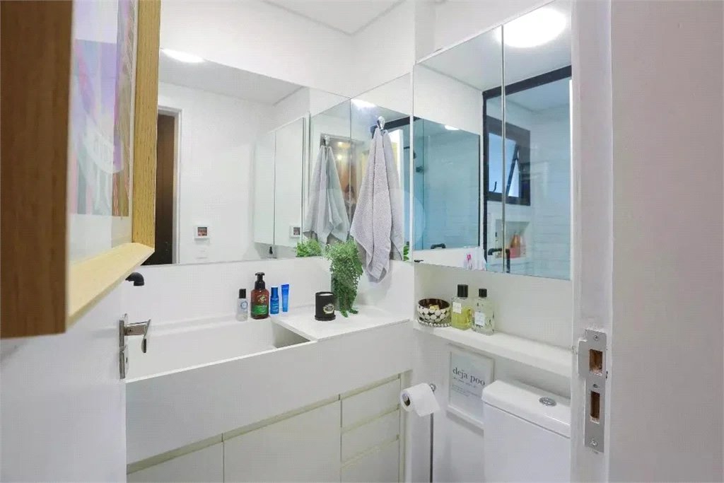 Apartamento à venda na Vila Nova Conceição, mobiliado pronto para morar com varanda e 1 vaga