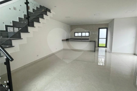 Sobrado à venda com 3 quartos, sendo 1 suíte, em Villa Di Cesar, Mogi das Cruzes, SP