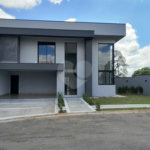 Casa à venda com 3 suítes no condomínio Terras do Caribe, Valinhos - SP
