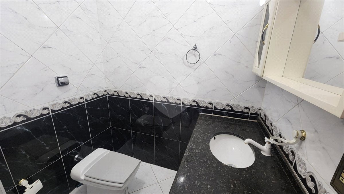 Casa à venda ou para alugar com 3 suítes no condomínio Villagio Capriccio, Louveira - SP