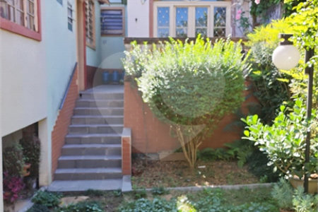 Casa à venda com 3 quartos, sendo 2 suítes, em Indianópolis, São Paulo, SP