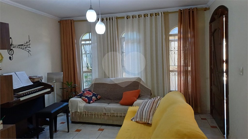 Sobrado à venda com 3 quartos em Vila Giordano, São Paulo, SP