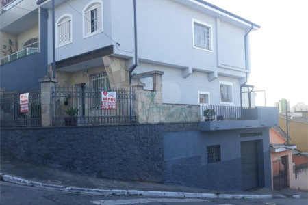 Sobrado à venda com 3 quartos em Parada Inglesa, São Paulo, SP