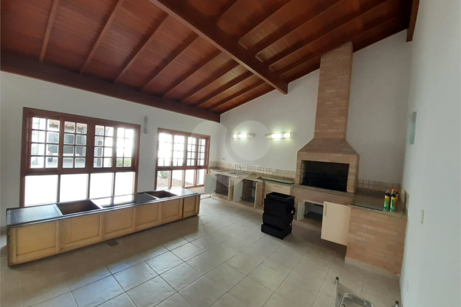 Sobrado à venda com 4 quartos, sendo 2 suítes,  em Tremembé, São Paulo, SP