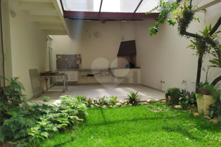 Casa à venda com 4 quartos, sendo 2 suítes, em Jardim das Vertentes, São Paulo, SP