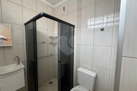 Casa á venda, com 03 Dormitórios, no Bairro Parque Primavera em São Carlos.