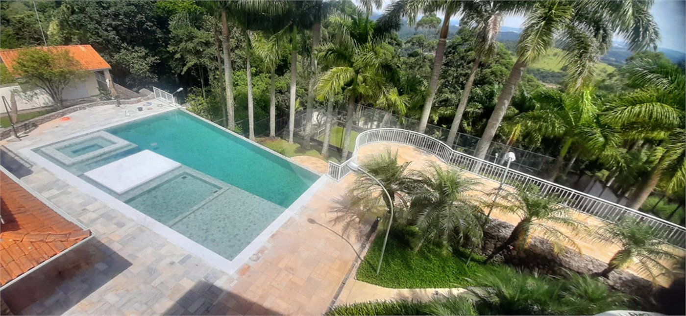 Casa à venda com 6 suítes no condomínio Sausalito, Mairiporã - SP
