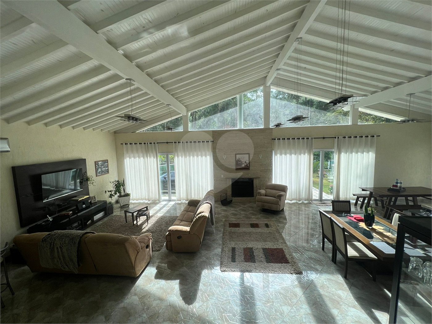 Casa à venda com 4 suítes no condomínio Parque Petrópolis 4 Secção, Mairiporã - SP