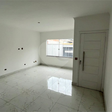 Casa à venda com 3 quartos, sendo 1 suíte,  em Vila Canero, São Paulo, SP