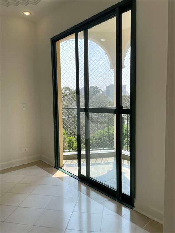 Apartamento à venda com 3 quartos, sendo 1 suíte,  em Vila Suzana, São Paulo, SP