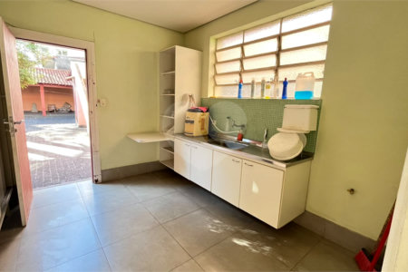 Sobrado à venda ou para alugar com 6 quartos, sendo 1 suíte, em Vila Mariana, São Paulo, SP