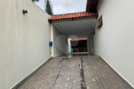 Casa Térrea à venda com 3 suítes em Jardim Petrópolis, São Paulo, SP