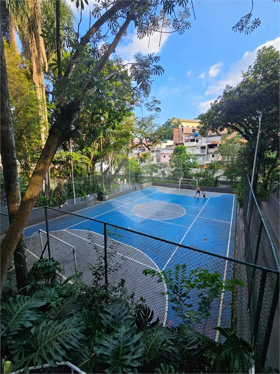 Casa à venda com 3 quartos, sendo 1 suíte, no condomínio Jconde de Irajá, São Paulo - SP