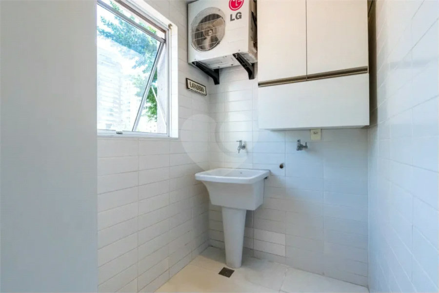 Apartamento para venda em Moema com 2 quartos, sendo 2 suítes, 70m²