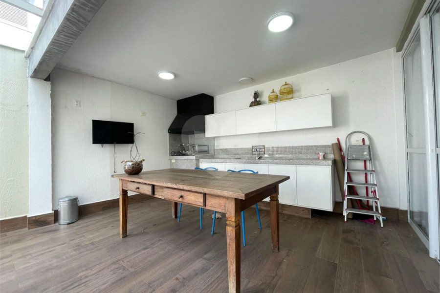 Casa à venda com 4 quartos, sendo 3 suítes,  no condomínio Domus, São Paulo - SP