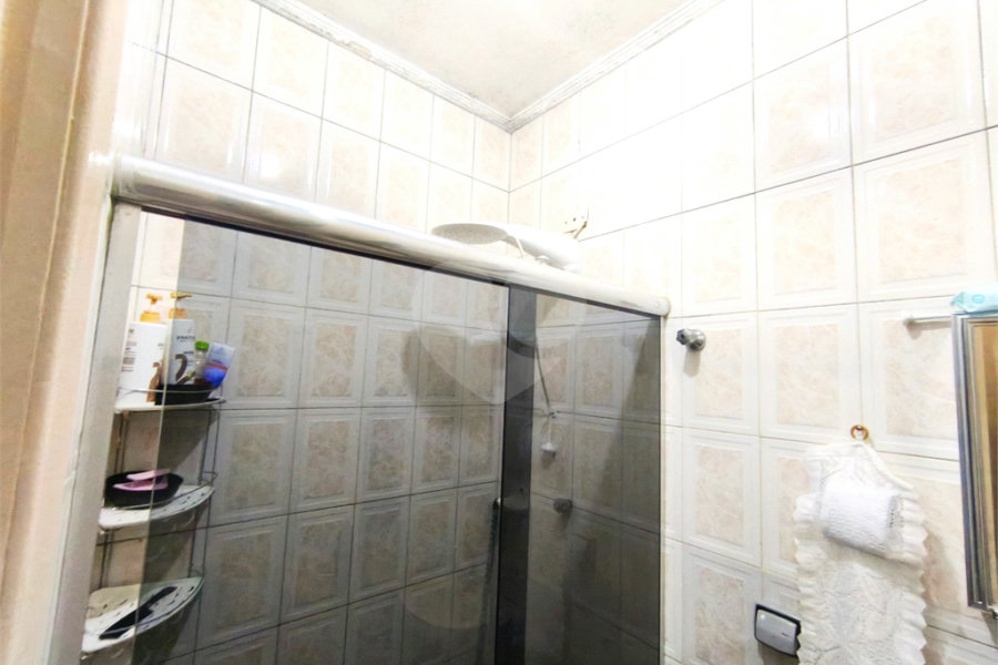 Casa à venda com 3 quartos, sendo 1 suíte, no condomínio Res Crisciúma, São Paulo - SP