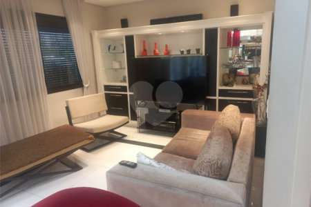 Apartamento à venda com 3 suítes em Vila Pompéia, São Paulo, SP