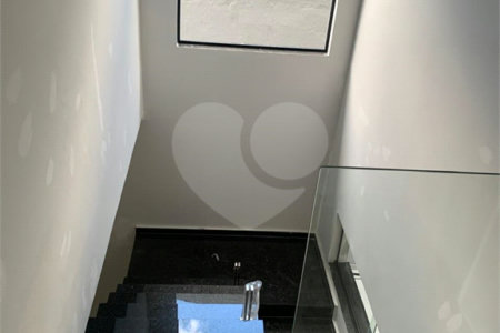 Sobrado à venda com 3 suítes em Jardim Maristela, Atibaia, SP