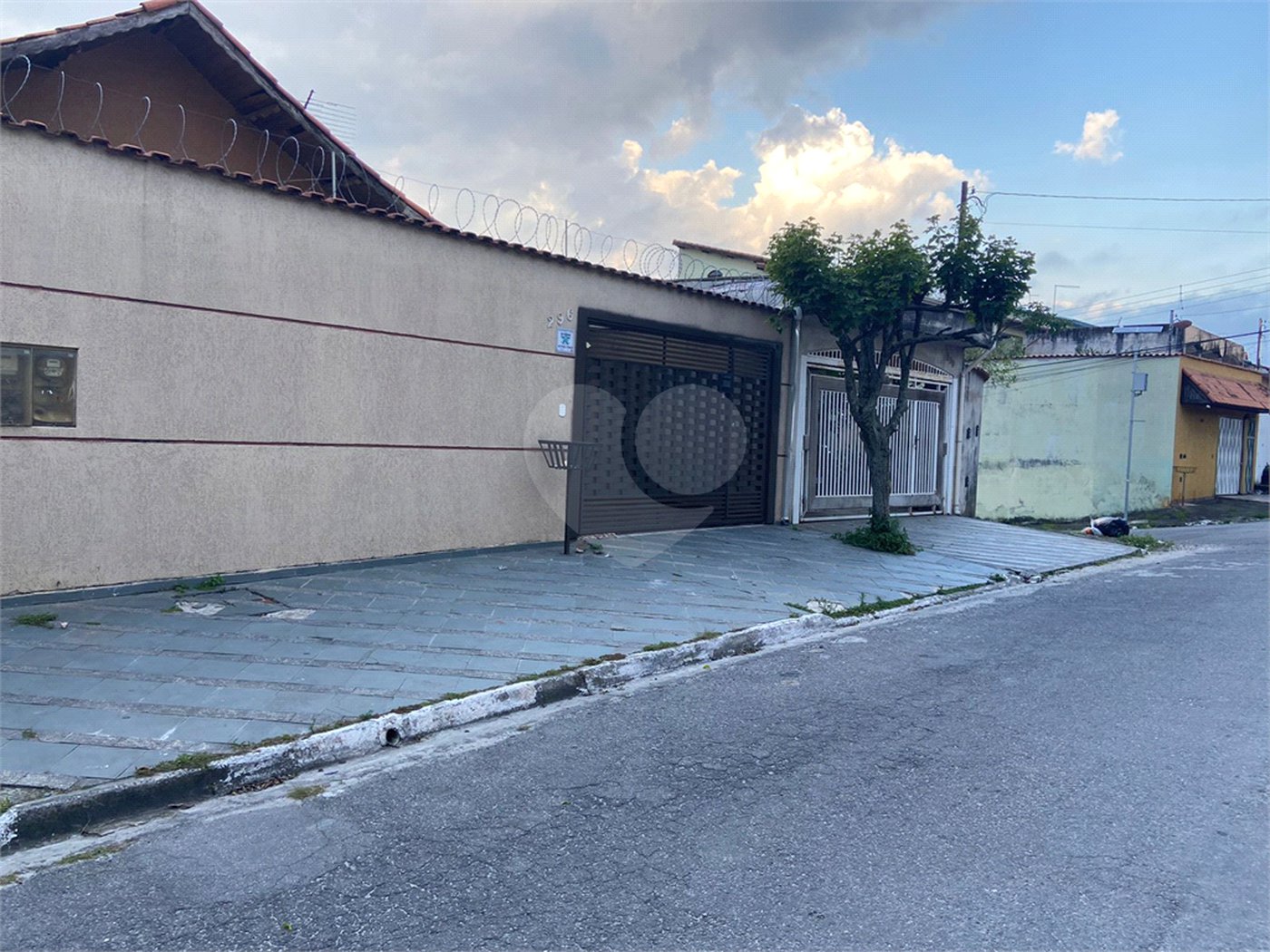 Casa à venda com 3 quartos, sendo 2 suítes, em Jardim Medina, Poá, SP