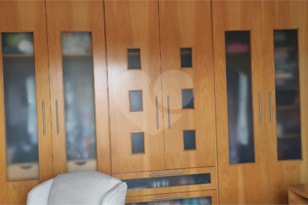 Sobrado à venda com 4 quartos, sendo 2 suítes, em Rio Pequeno, São Paulo, SP