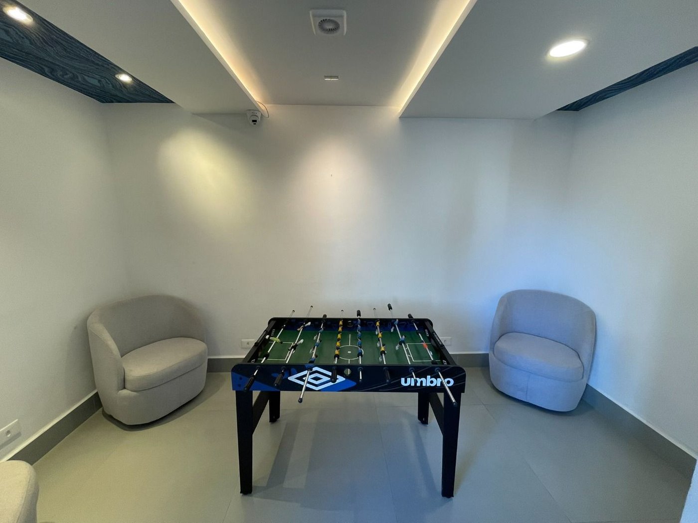 Apartamento 2 dormitórios (1 suíte), porteira fechada, 1 vaga demarcada, no José Menino, Santos
