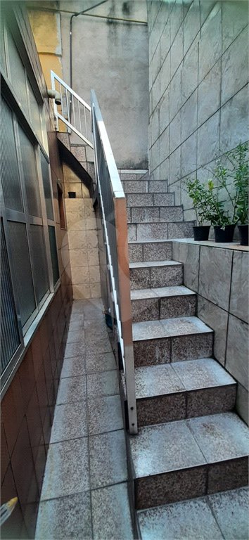 Sobrado à venda com 3 quartos em Jardim Guairaca, São Paulo, SP