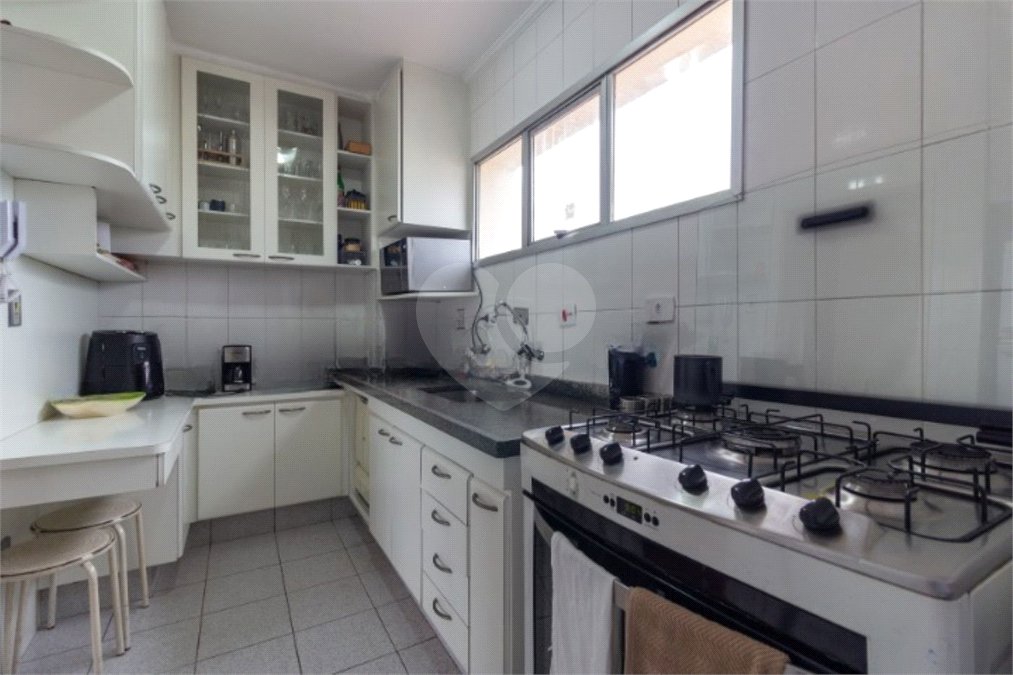 Cobertura à venda com 3 quartos, sendo 1 suíte,  em Pinheiros, São Paulo, SP