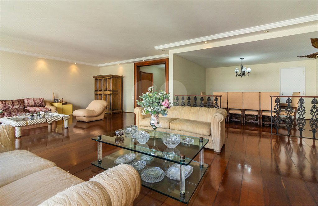 Apartamento à venda com 3 quartos, sendo 1 suíte,  em Santa Cecília, São Paulo, SP