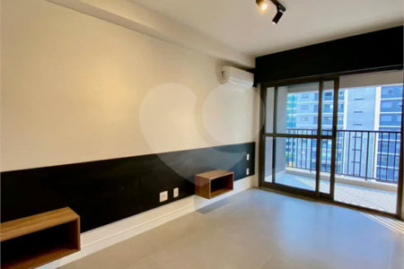 Studio metrô conceição.