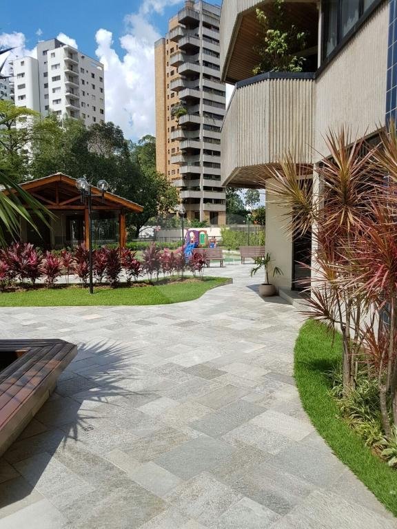 Apartamento à venda com 3 quartos, sendo 1 suíte, em Vila Andrade, São Paulo, SP