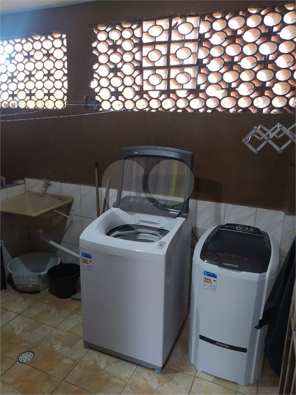 Sobrado à venda com 3 quartos, sendo 1 suíte, em Cidade Tiradentes, São Paulo, SP