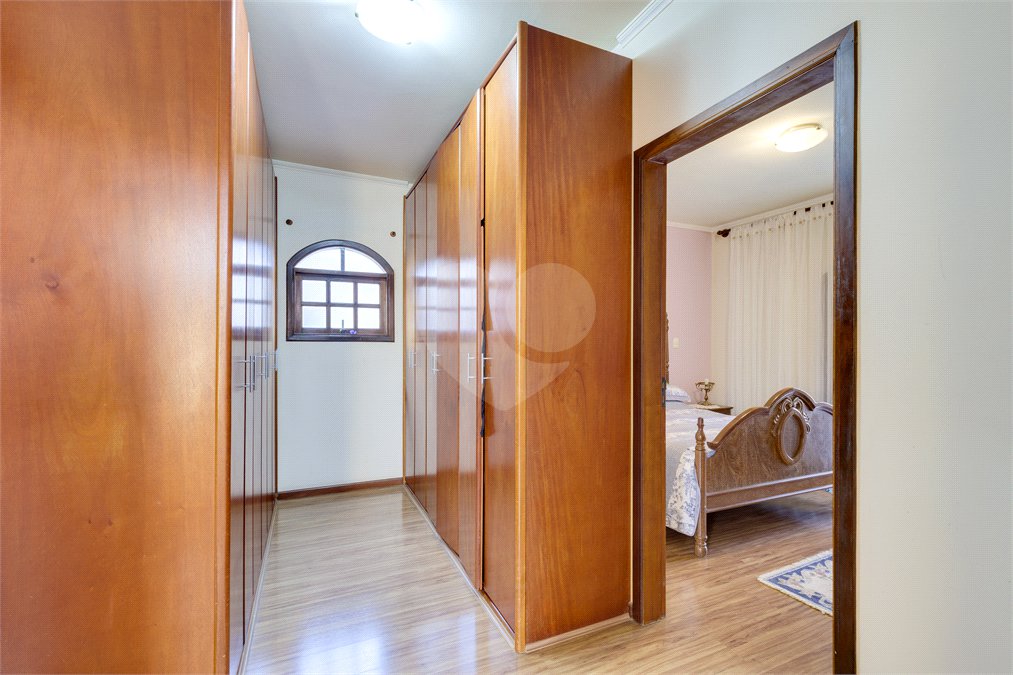 Sobrado à venda com 4 quartos, sendo 1 suíte, em Alto da Boa Vista, São Paulo, SP