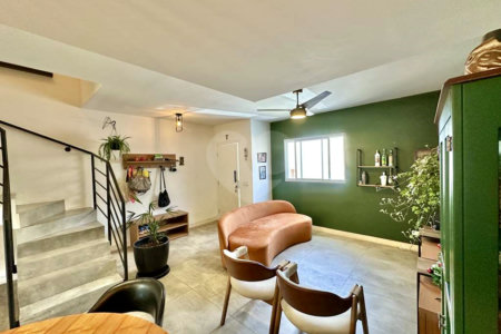 Casa à venda com 3 quartos, sendo 1 suíte, no condomínio Villaggio Viana, Cotia - SP